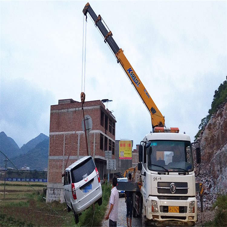 玉树道路交通事故救援吊装案例